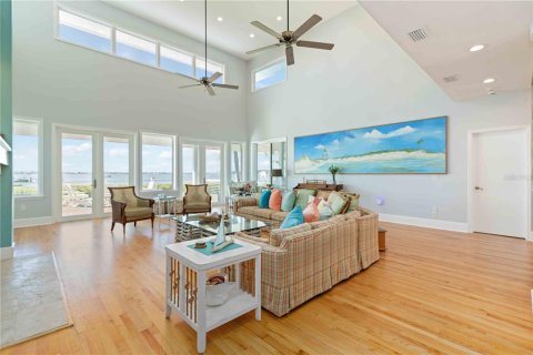 House in Palmetto, Florida 4 bedrooms, 369.1 sq.m. № 2136103 - photo 10