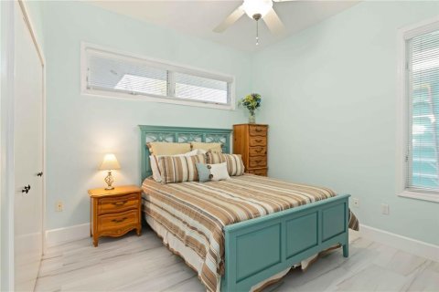 House in Palmetto, Florida 4 bedrooms, 369.1 sq.m. № 2136103 - photo 25