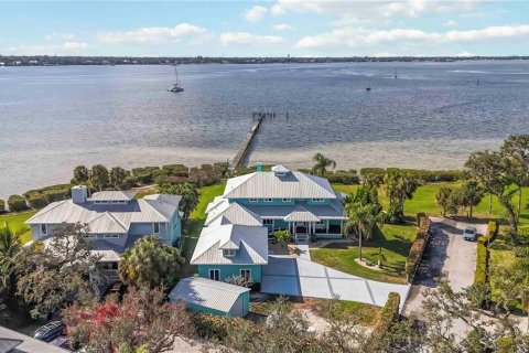 House in Palmetto, Florida 4 bedrooms, 369.1 sq.m. № 2136103 - photo 4