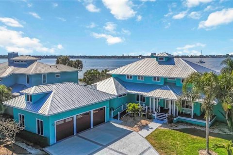 House in Palmetto, Florida 4 bedrooms, 369.1 sq.m. № 2136103 - photo 2