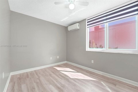 Adosado en alquiler en Hialeah, Florida, 3 dormitorios, 121.14 m2 № 2031037 - foto 18