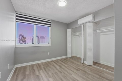 Adosado en alquiler en Hialeah, Florida, 3 dormitorios, 121.14 m2 № 2031037 - foto 23