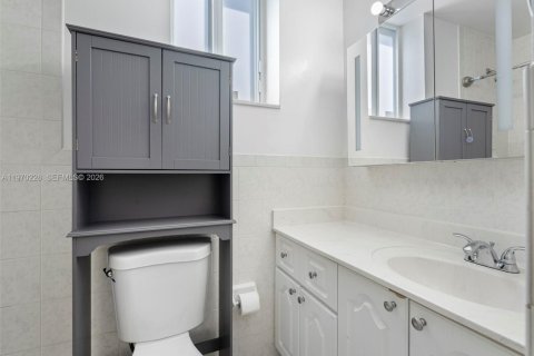 Adosado en alquiler en Hialeah, Florida, 3 dormitorios, 121.14 m2 № 2031037 - foto 24