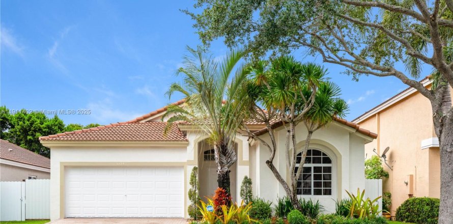Villa ou maison à Doral, Floride 3 chambres, 170.48 m2 № 1969199