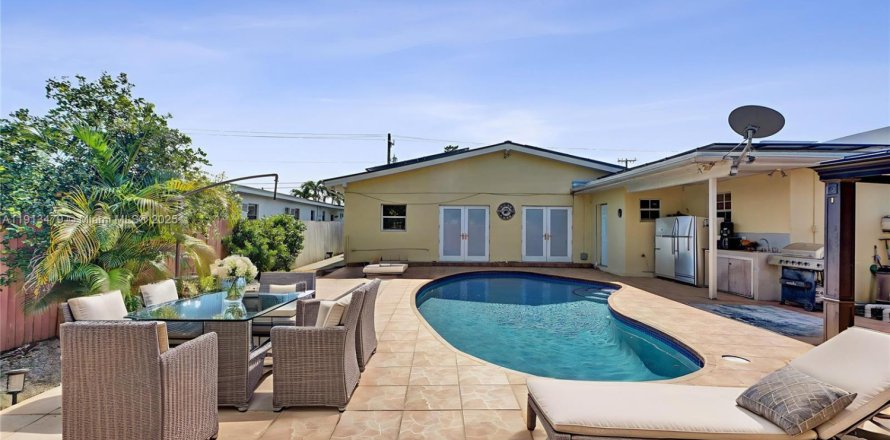 Villa ou maison à Hialeah, Floride 4 chambres, 244.33 m2 № 1970974
