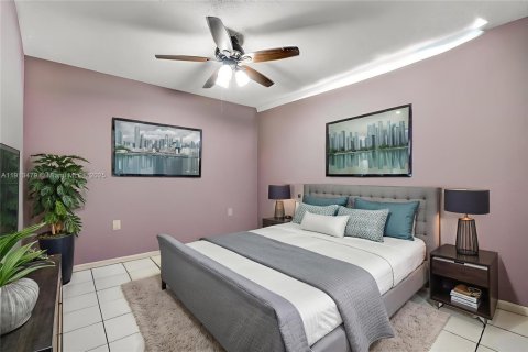 Villa ou maison à vendre à Hialeah, Floride: 4 chambres, 244.33 m2 № 1970974 - photo 13