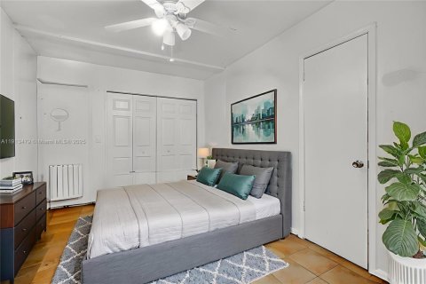 Villa ou maison à vendre à Hialeah, Floride: 4 chambres, 244.33 m2 № 1970974 - photo 10