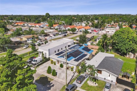 Villa ou maison à vendre à Hialeah, Floride: 4 chambres, 244.33 m2 № 1970974 - photo 18