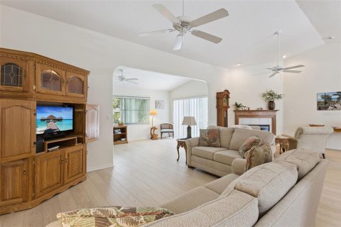 House in Leesburg, Florida 2 bedrooms, 201.23 sq.m. № 2227342 - photo 12