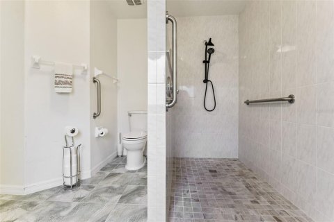 House in Leesburg, Florida 2 bedrooms, 201.23 sq.m. № 2227342 - photo 26