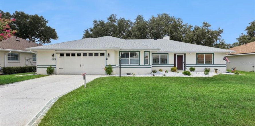 House in Leesburg, Florida 2 bedrooms, 201.23 sq.m. № 2227342