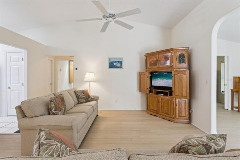 House in Leesburg, Florida 2 bedrooms, 201.23 sq.m. № 2227342 - photo 9