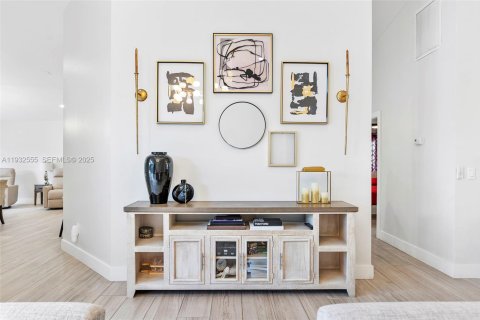 Купить виллу или дом в Плантация, Флорида 5 спален, 260.78м2, № 1991056 - фото 28