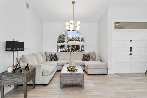 Купить виллу или дом в Плантация, Флорида 5 спален, 260.78м2, № 1991056 - фото 24