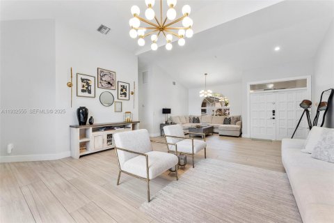 Купить виллу или дом в Плантация, Флорида 5 спален, 260.78м2, № 1991056 - фото 27