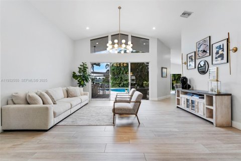 Купить виллу или дом в Плантация, Флорида 5 спален, 260.78м2, № 1991056 - фото 25