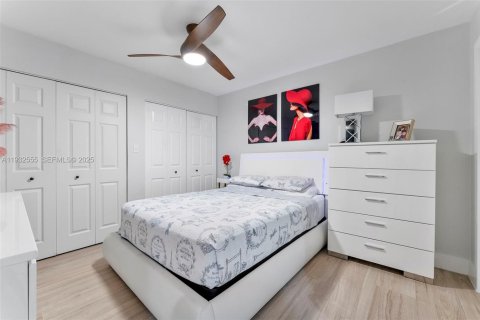 Купить виллу или дом в Плантация, Флорида 5 спален, 260.78м2, № 1991056 - фото 15