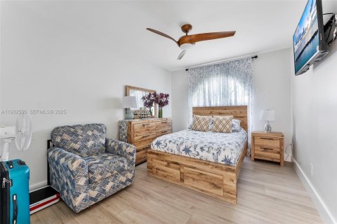 Купить виллу или дом в Плантация, Флорида 5 спален, 260.78м2, № 1991056 - фото 9