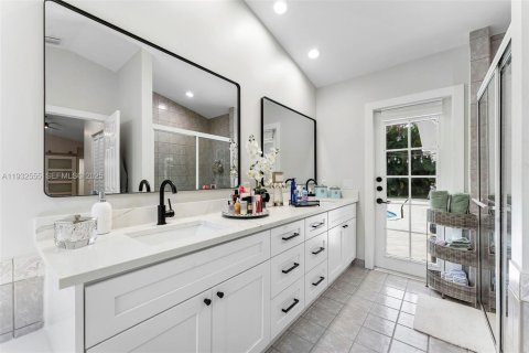 Купить виллу или дом в Плантация, Флорида 5 спален, 260.78м2, № 1991056 - фото 22