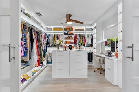 Купить виллу или дом в Плантация, Флорида 5 спален, 260.78м2, № 1991056 - фото 4