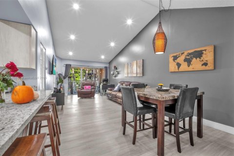 Condominio en venta en Miami, Florida, 2 dormitorios, 113.71 m2 № 1953903 - foto 3