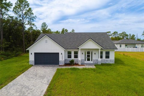 House in Ocala, Florida 4 bedrooms, 189.52 sq.m. № 1900038 - photo 1