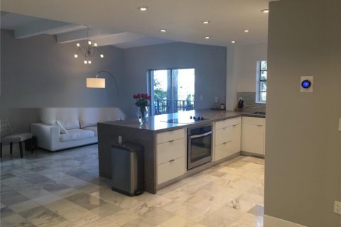 Copropriété à louer à Miami Beach, Floride: 2 chambres, 99.96 m2 № 2387278 - photo 2
