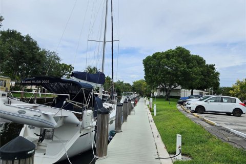 Copropriété à vendre à Fort Lauderdale, Floride: 2 chambres, 116.13 m2 № 1934645 - photo 30