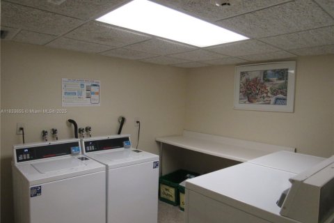 Copropriété à vendre à Fort Lauderdale, Floride: 2 chambres, 116.13 m2 № 1934645 - photo 21