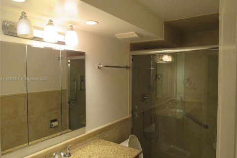 Copropriété à vendre à Fort Lauderdale, Floride: 2 chambres, 116.13 m2 № 1934645 - photo 17