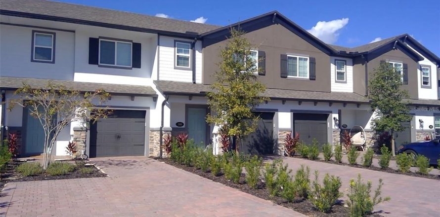 Adosado en TOWNS AT LAKE MONROE COMMONS en Sanford, Florida 3 dormitorios, 147.44 m2 № 1917971