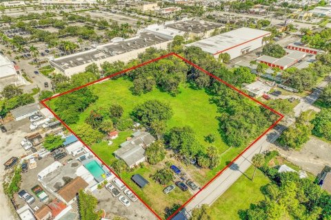 Commercial property in West Palm Beach, Florida № 2082060 - photo 5