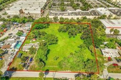 Commercial property in West Palm Beach, Florida № 2082060 - photo 2