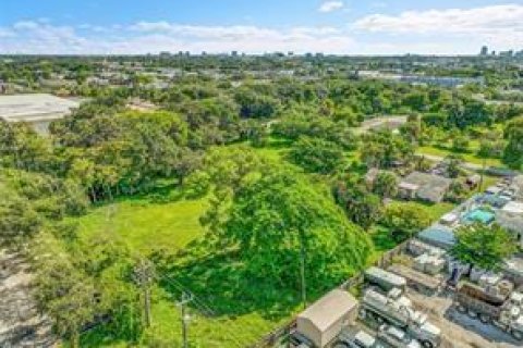 Commercial property in West Palm Beach, Florida № 2082060 - photo 8
