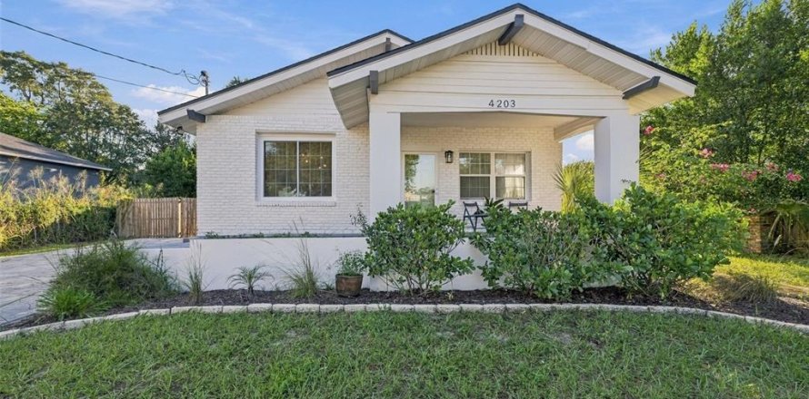 Villa ou maison à Tampa, Floride 3 chambres, 145.67 m2 № 2429116