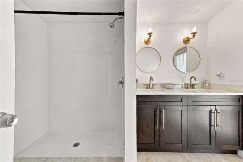 Villa ou maison à vendre à Tampa, Floride: 3 chambres, 145.67 m2 № 2429116 - photo 15