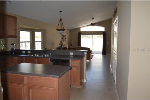 Casa en alquiler en Orlando, Florida, 4 dormitorios, 201.13 m2 № 1881246 - foto 4