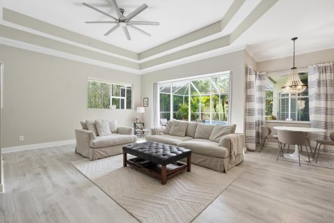House in Lutz, Florida 4 bedrooms, 306.21 sq.m. № 2128377 - photo 29