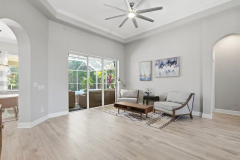 House in Lutz, Florida 4 bedrooms, 306.21 sq.m. № 2128377 - photo 10
