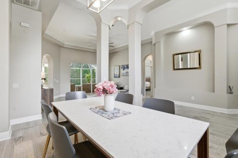 House in Lutz, Florida 4 bedrooms, 306.21 sq.m. № 2128377 - photo 9