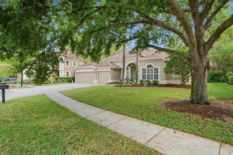 House in Lutz, Florida 4 bedrooms, 306.21 sq.m. № 2128377 - photo 3
