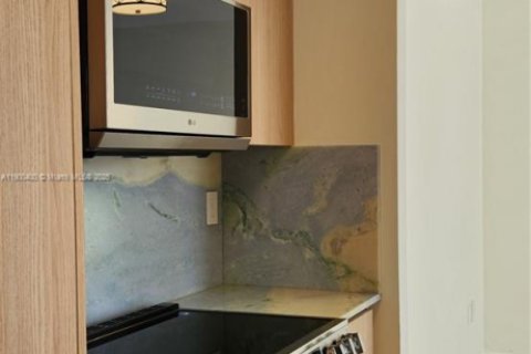 Condo in Miami Beach, Florida, 2 bedrooms  № 1952830 - photo 23