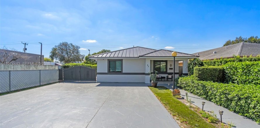 Casa en Hialeah, Florida 4 dormitorios, 174.47 m2 № 2042687