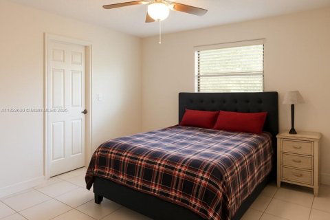 Villa ou maison à vendre à Hialeah, Floride: 2 chambres, 225.1 m2 № 1788500 - photo 23