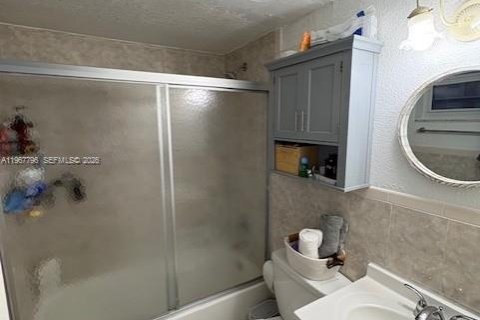 Condo in Miami, Florida, 1 bedroom  № 2029152 - photo 6