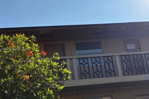 Condo in Miami, Florida, 1 bedroom  № 2029152 - photo 14