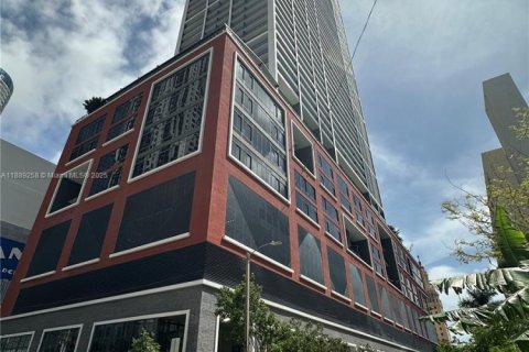 Condominio en venta en Miami, Florida, 1 dormitorio, 55.56 m2 № 1938799 - foto 2