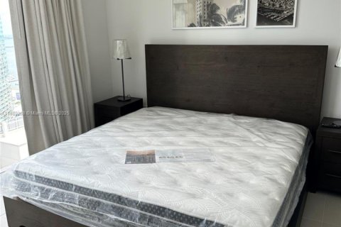Condo in Miami, Florida, 1 bedroom  № 1938799 - photo 13