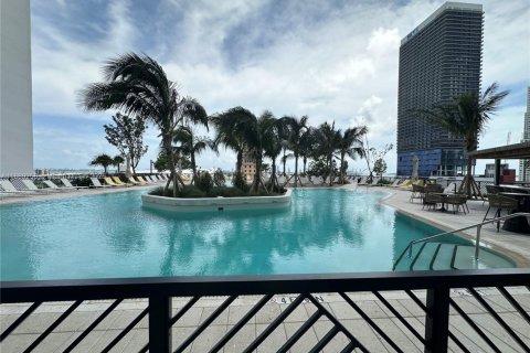 Condo in Miami, Florida, 1 bedroom  № 1938799 - photo 24
