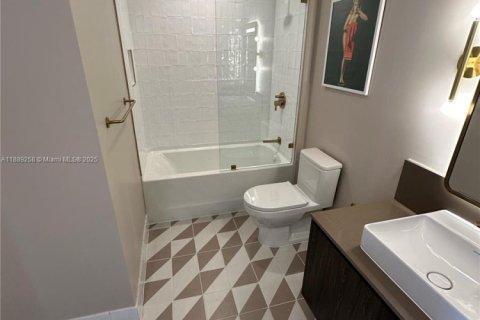Condominio en venta en Miami, Florida, 1 dormitorio, 55.56 m2 № 1938799 - foto 11